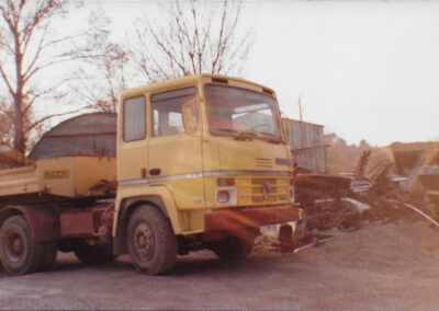 camion jaune